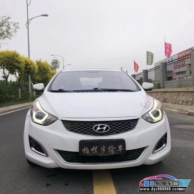 17年现代朗动轿车抵押车出售