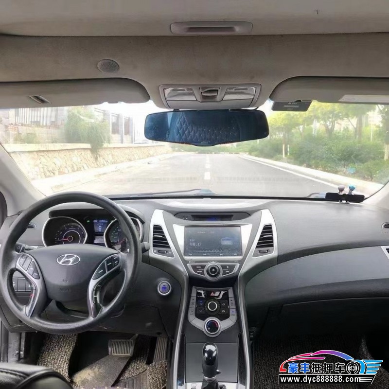 17年现代朗动轿车抵押车出售