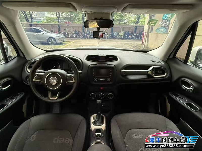 17年Jeep自由侠轿车抵押车出售