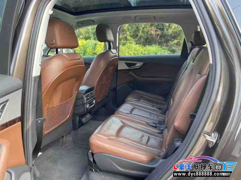 16年奥迪Q7轿车抵押车出售