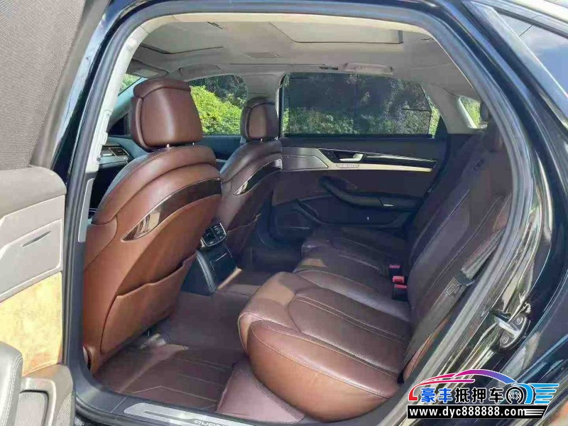 17年奥迪A8L轿车抵押车出售