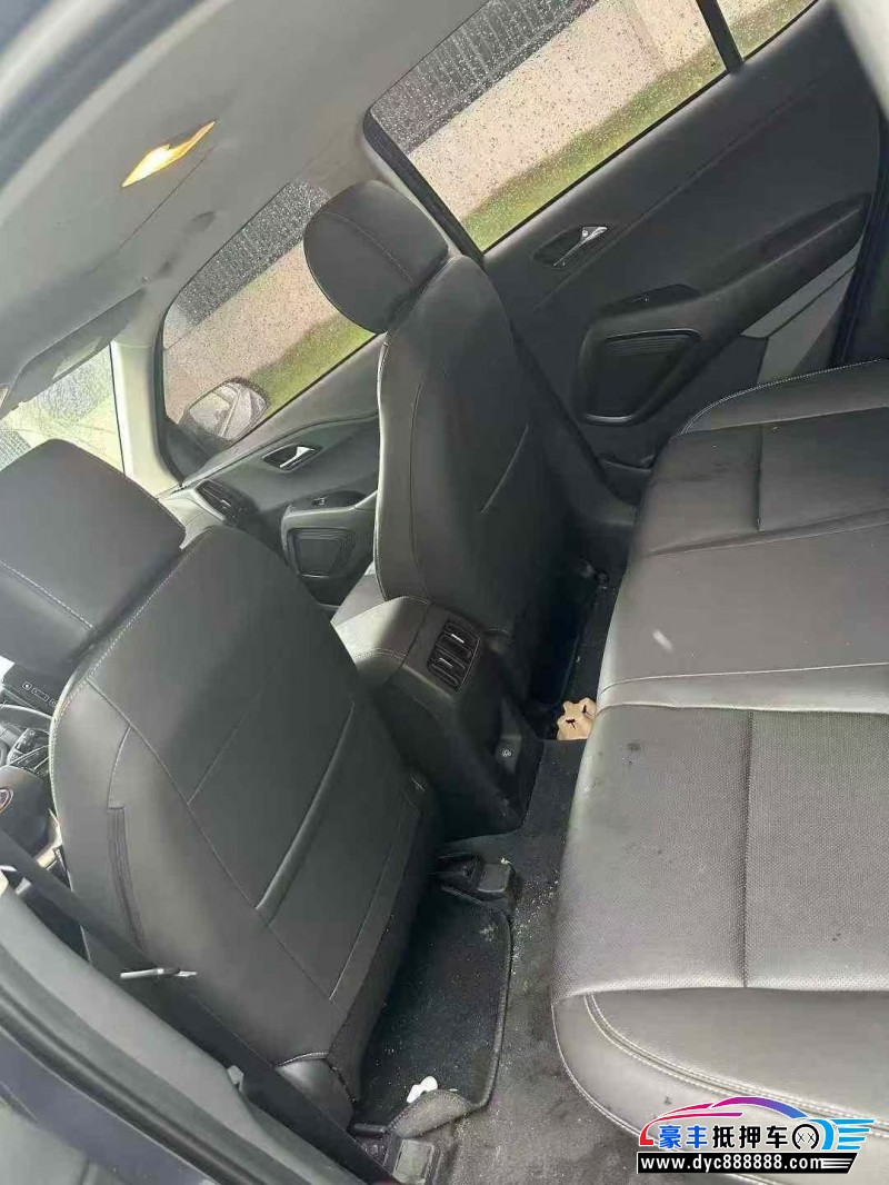 23年现代ix35轿车抵押车出售