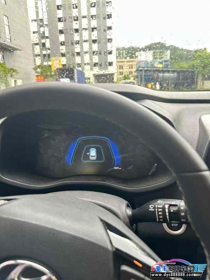 23年现代ix35轿车抵押车出售