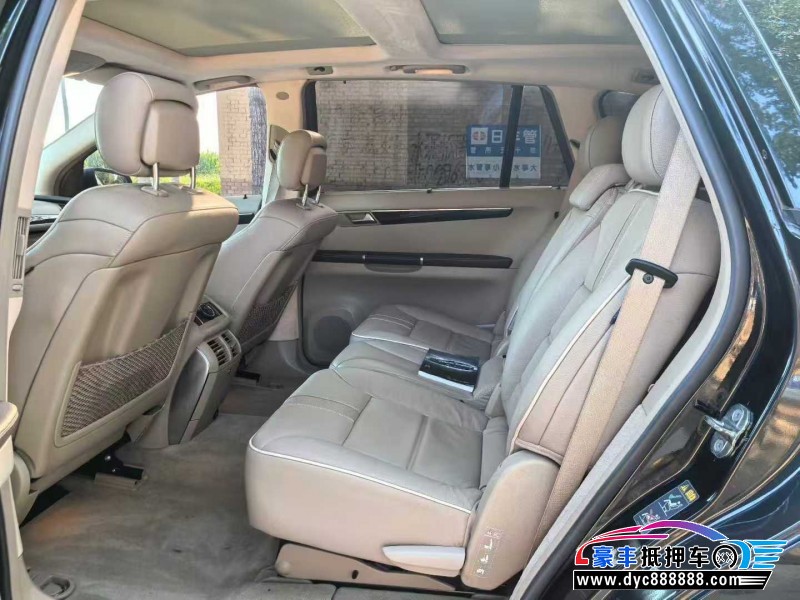 17年奔驰R轿车抵押车出售