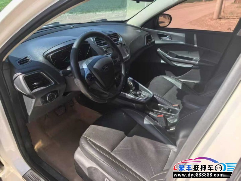 17年福特福睿斯轿车抵押车出售