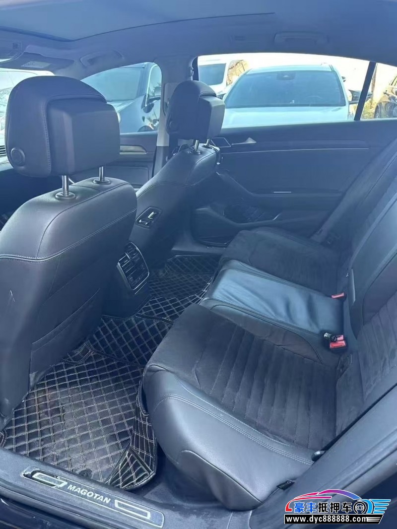 17年大众迈腾轿车抵押车出售