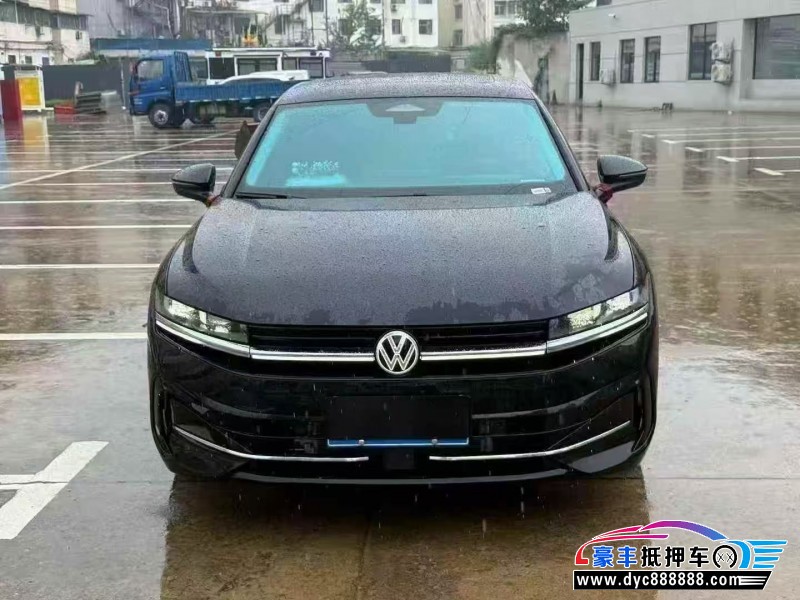 25年大众迈腾轿车抵押车出售