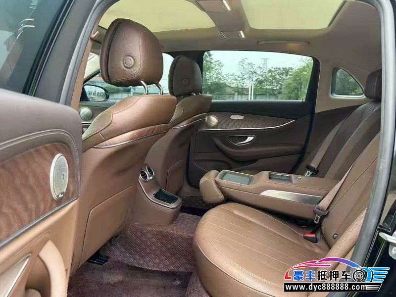 22年奔驰E轿车抵押车出售