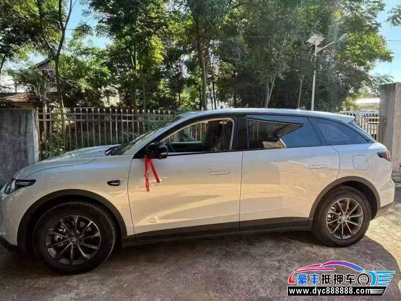 23年零跑C11轿车抵押车出售