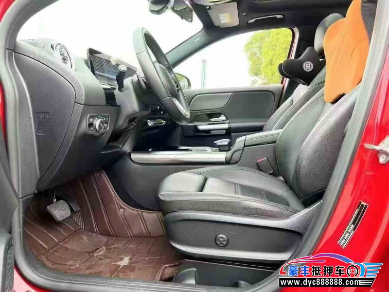 22年奔驰GLA轿车抵押车出售