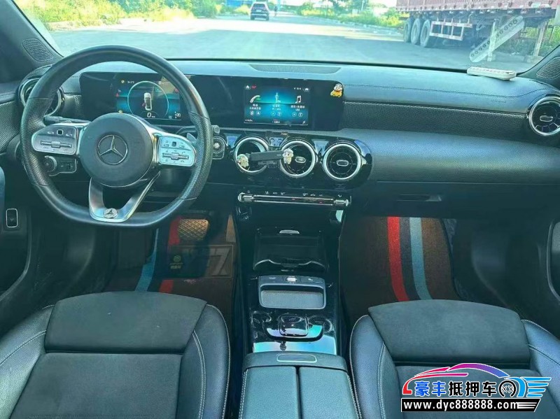 20年奔驰A轿车抵押车出售