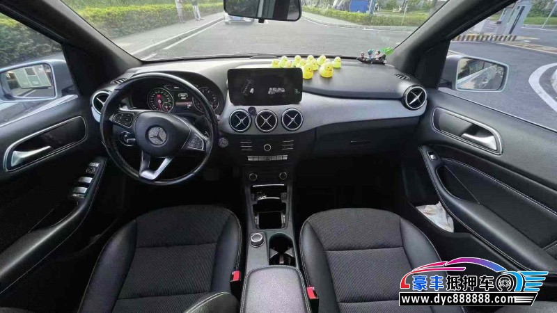 16年奔驰B轿车抵押车出售