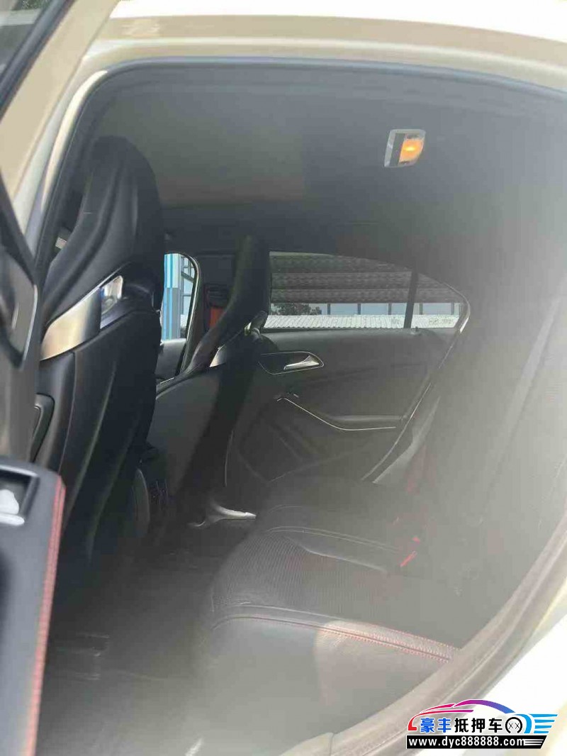 15年奔驰A级AMG轿车抵押车出售