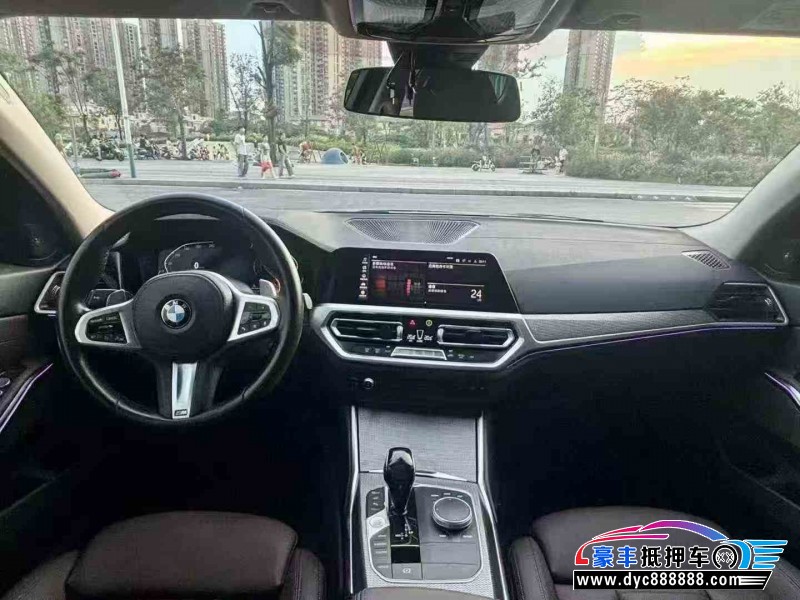 20年宝马3系轿车抵押车出售