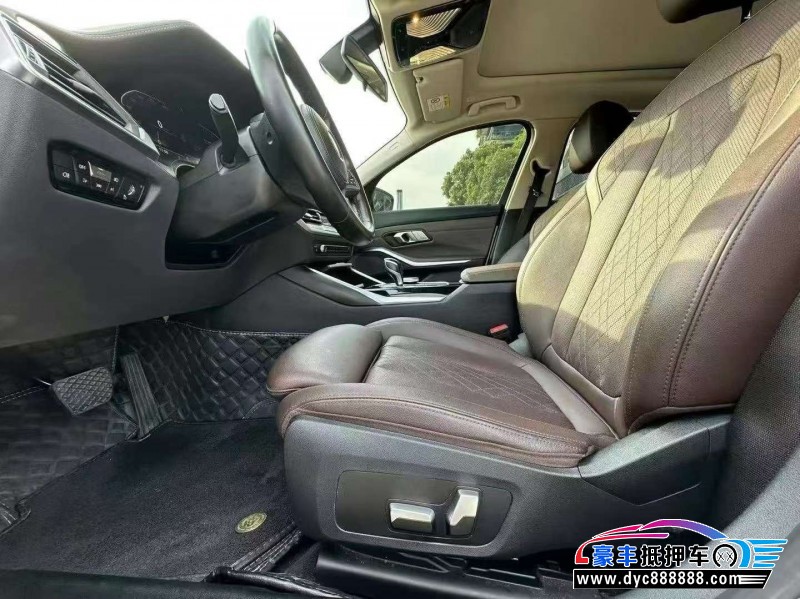 22年宝马3系轿车抵押车出售