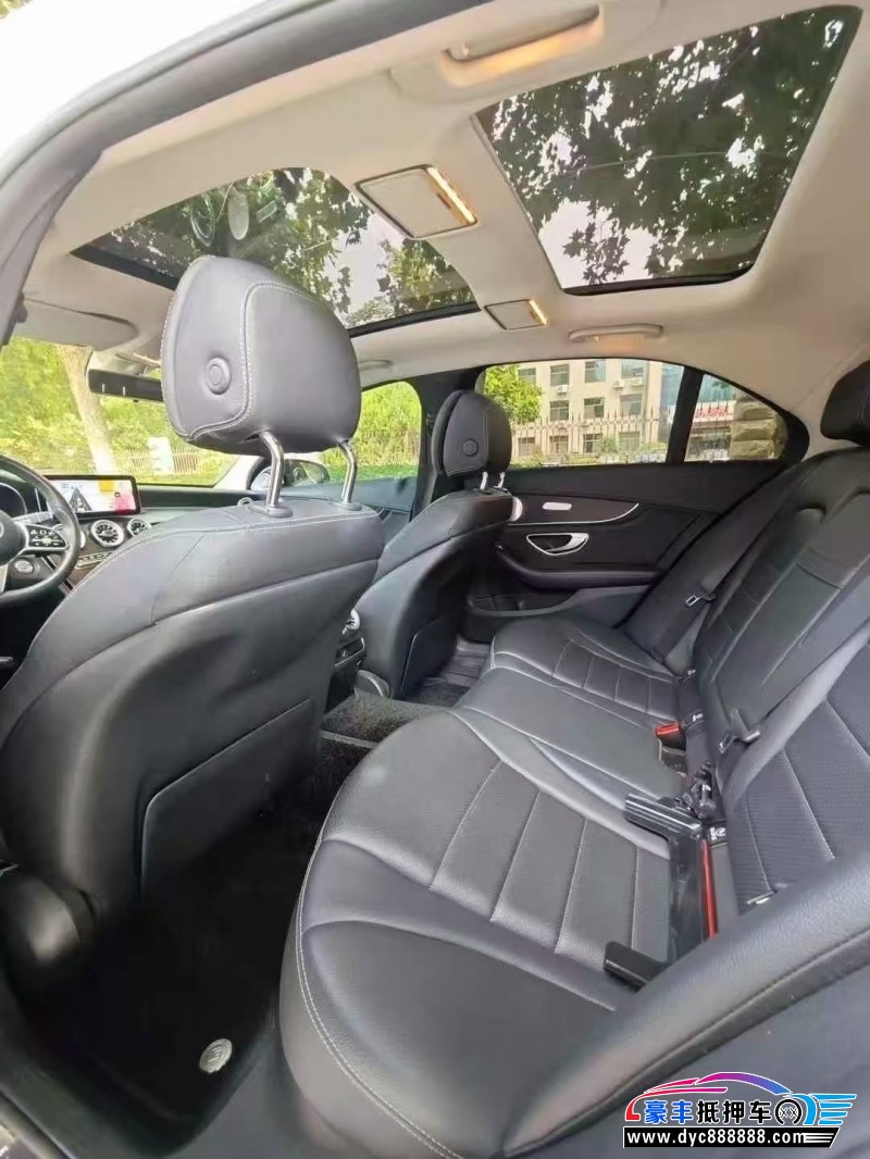 19年奔驰C轿车抵押车出售