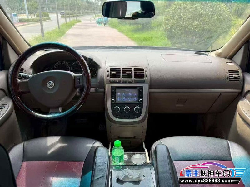 16年别克GL8轿车抵押车出售