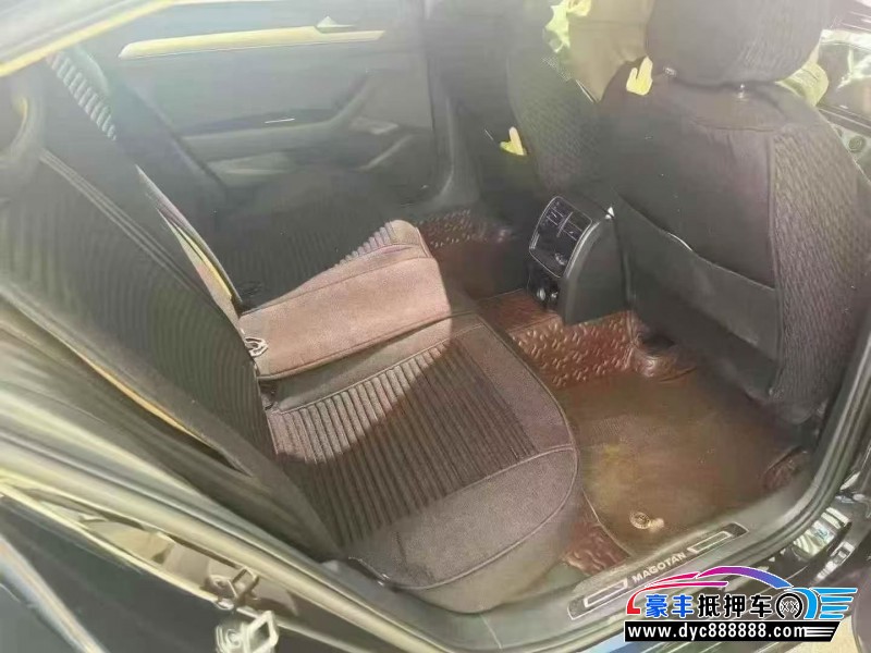 18年大众迈腾轿车抵押车出售