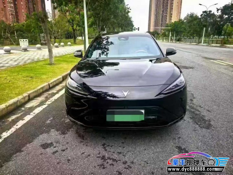 25年极狐阿尔法S轿车抵押车出售