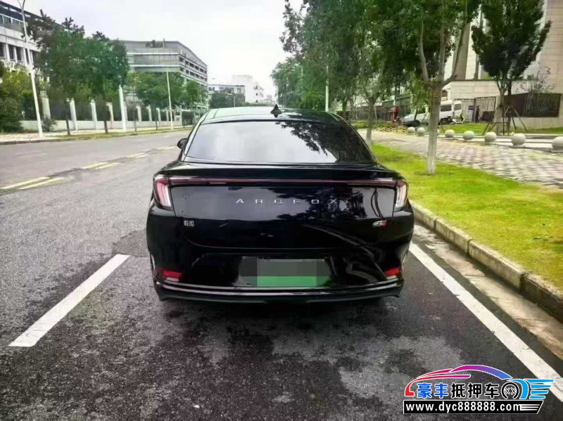 25年极狐阿尔法S轿车抵押车出售