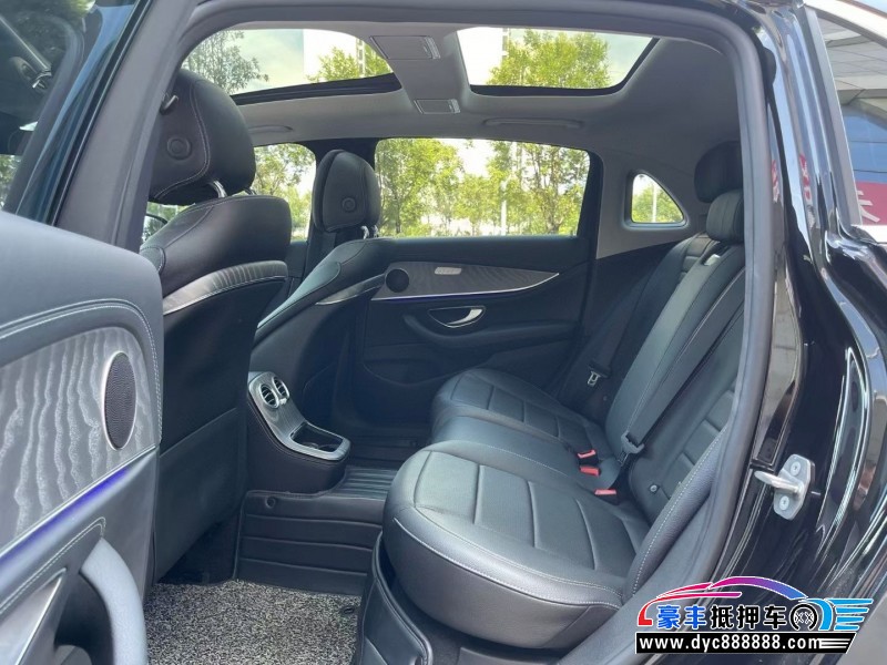 22年奔驰E轿车抵押车出售