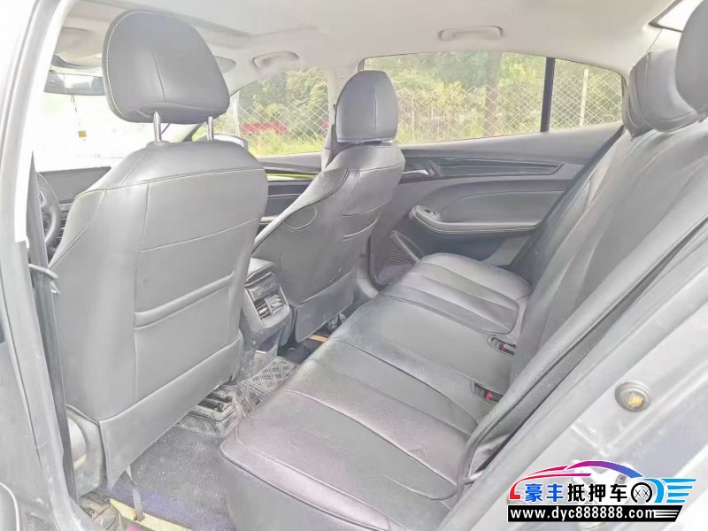 22年荣威i5轿车抵押车出售