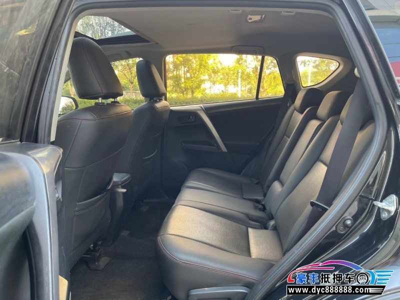 17年丰田RAV4轿车抵押车出售