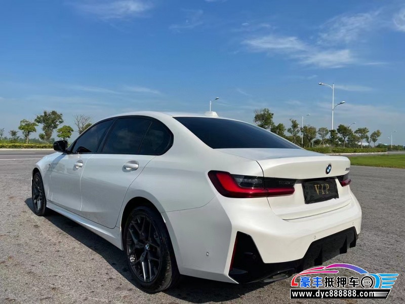 25年宝马3系轿车抵押车出售