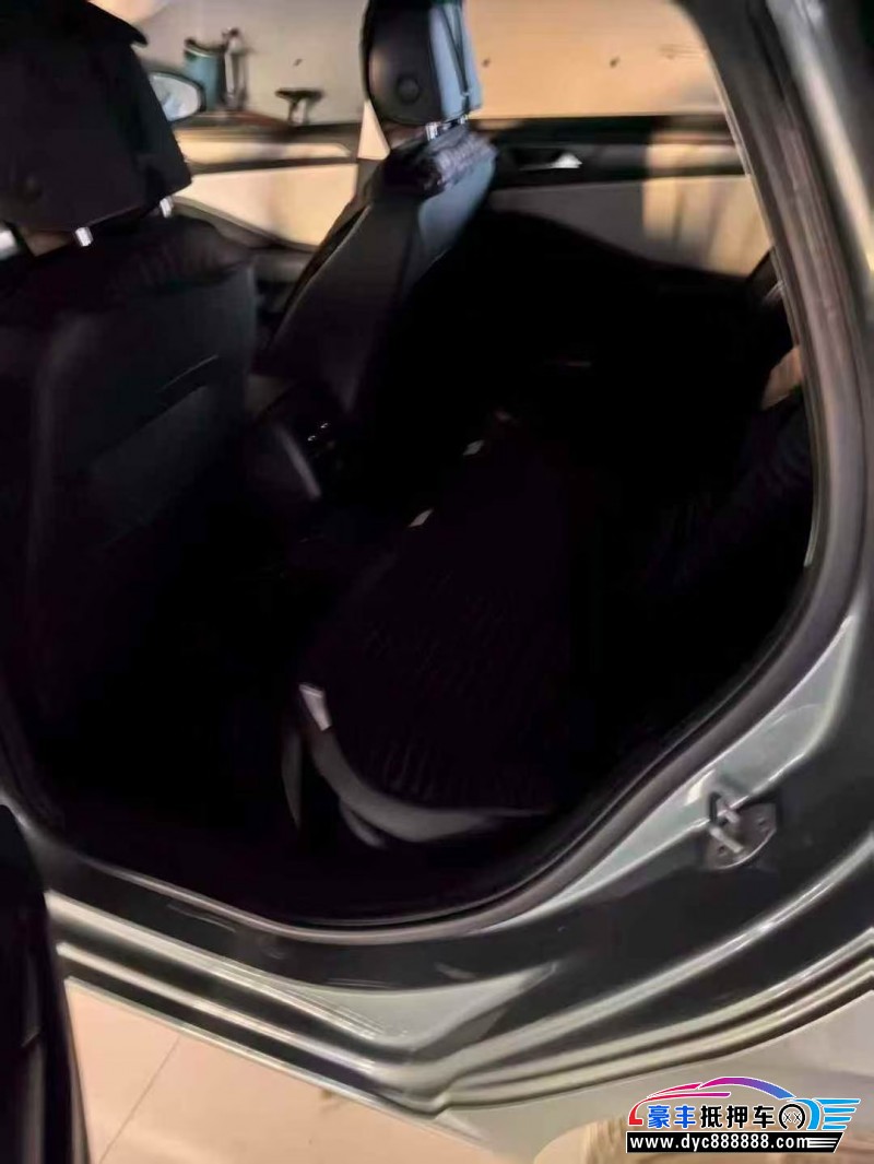 25年大众捷达轿车抵押车出售