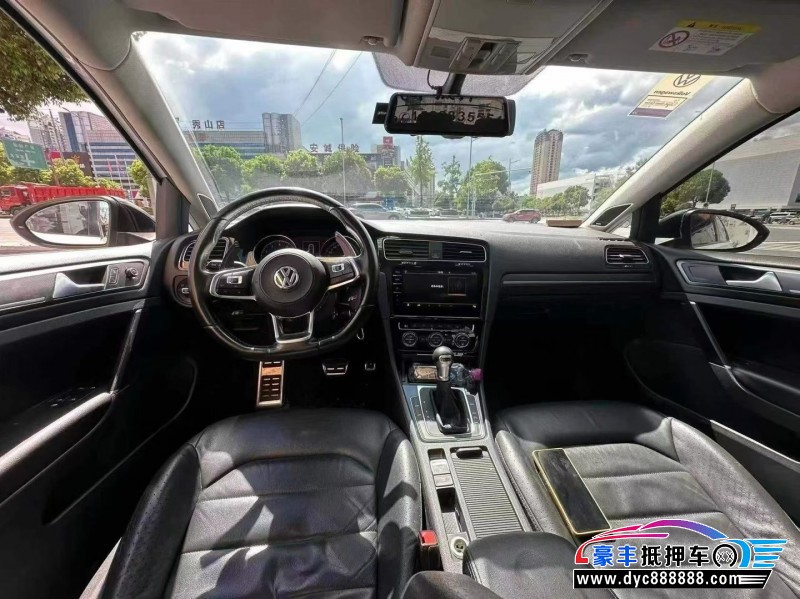 17年大众高尔夫轿车抵押车出售