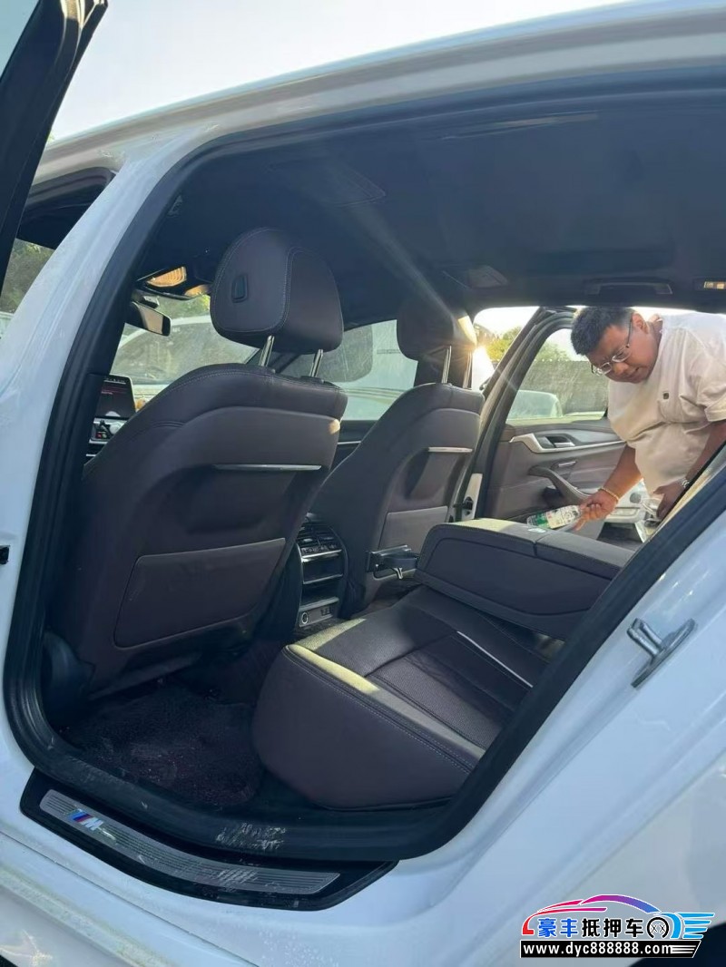 23年宝马5系轿车抵押车出售