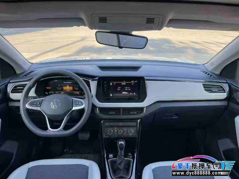 25年大众途岳轿车抵押车出售