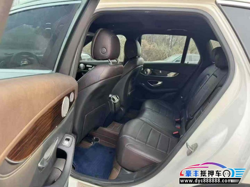 18年奔驰GLC轿车抵押车出售