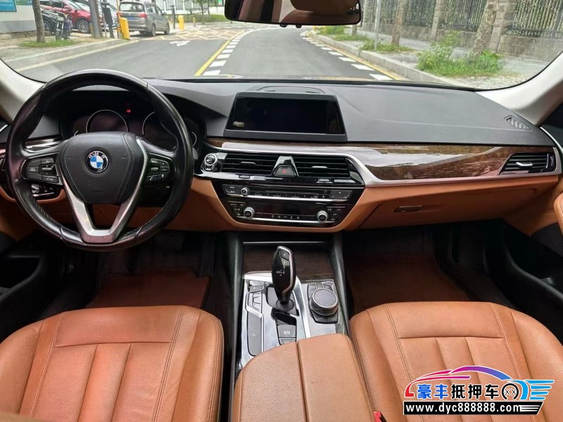 17年宝马5系轿车抵押车出售