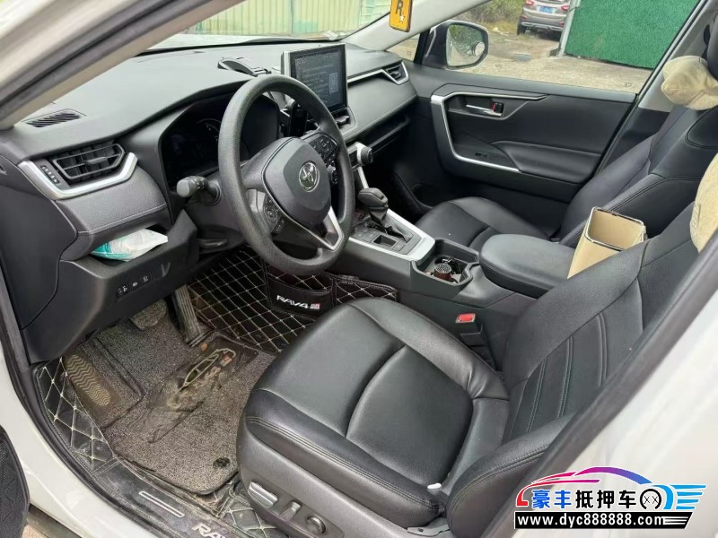 22年丰田RAV4轿车抵押车出售