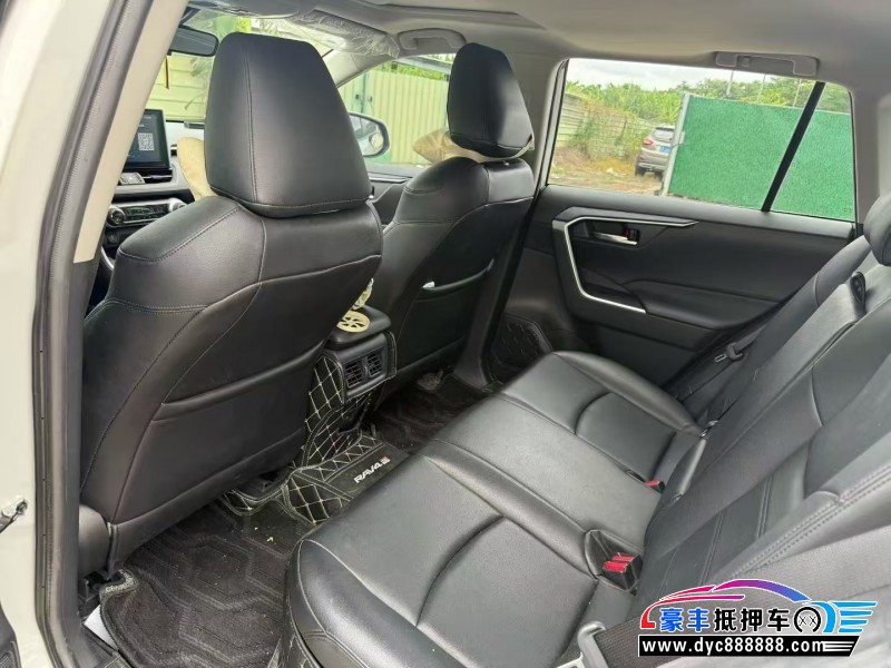 22年丰田RAV4轿车抵押车出售