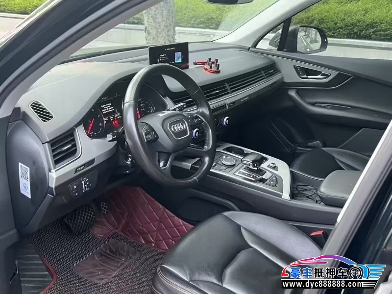 17年奥迪Q7轿车抵押车出售