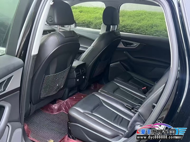 17年奥迪Q7轿车抵押车出售