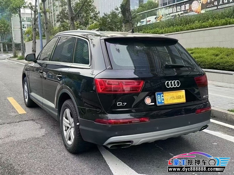 17年奥迪Q7轿车抵押车出售