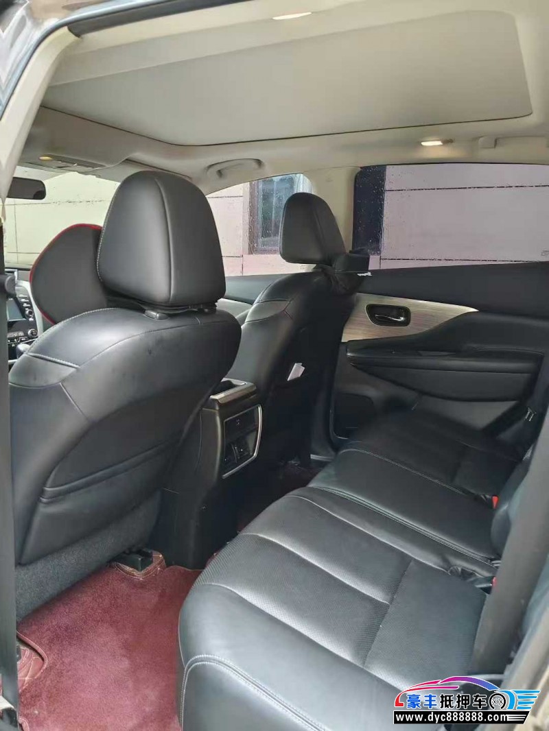 17年日产楼兰轿车抵押车出售