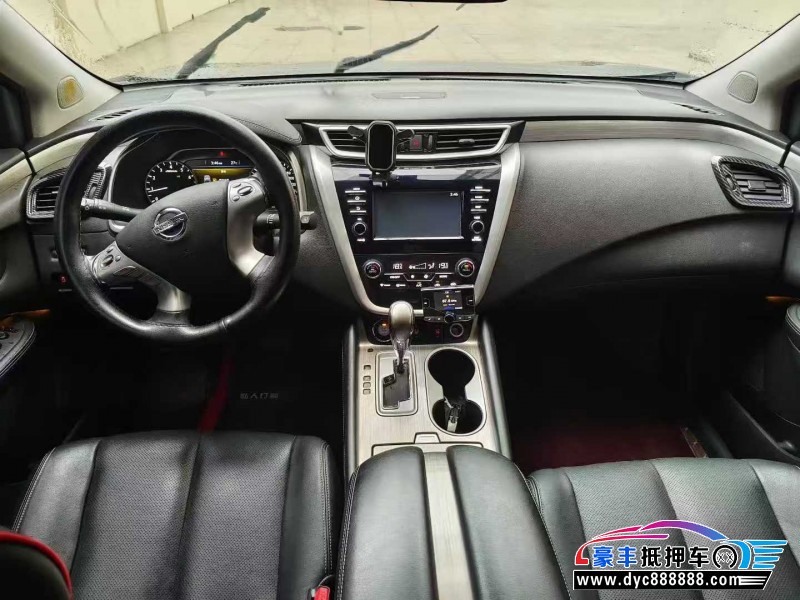 17年日产楼兰轿车抵押车出售