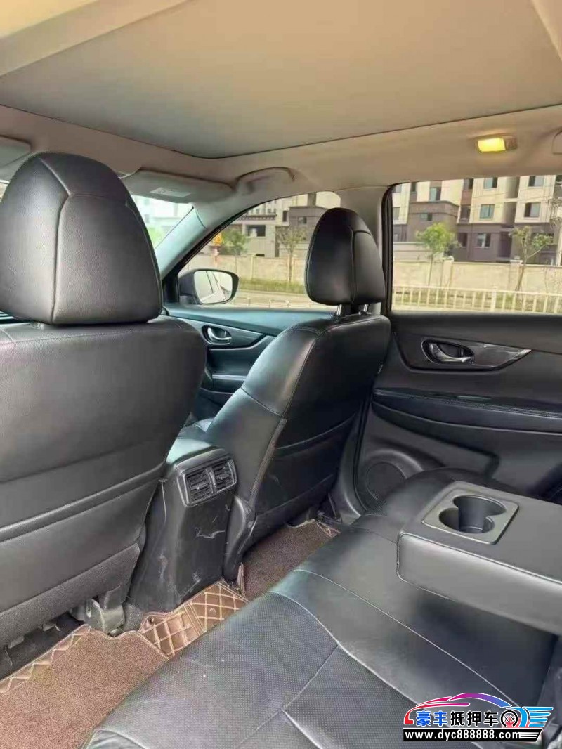 18年日产奇骏轿车抵押车出售