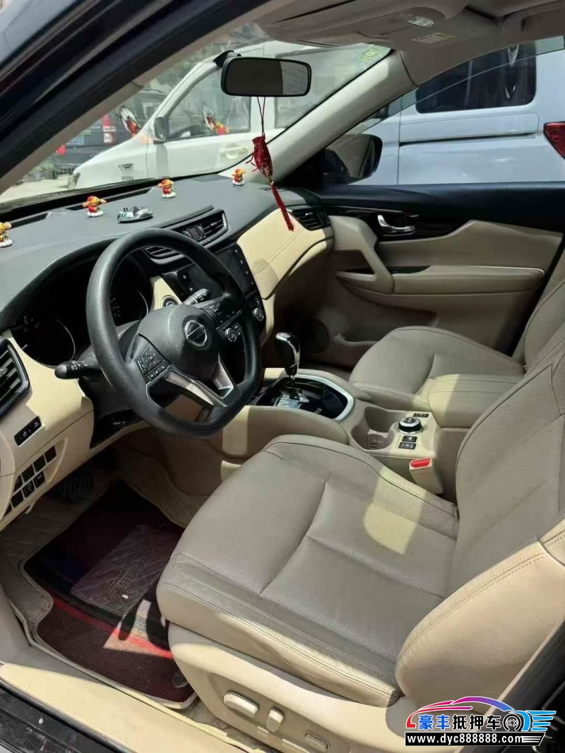 19年日产奇骏轿车抵押车出售