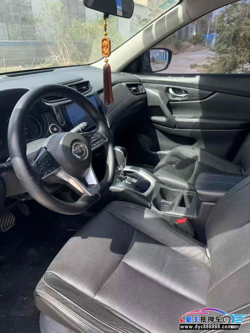 18年日产奇骏轿车抵押车出售