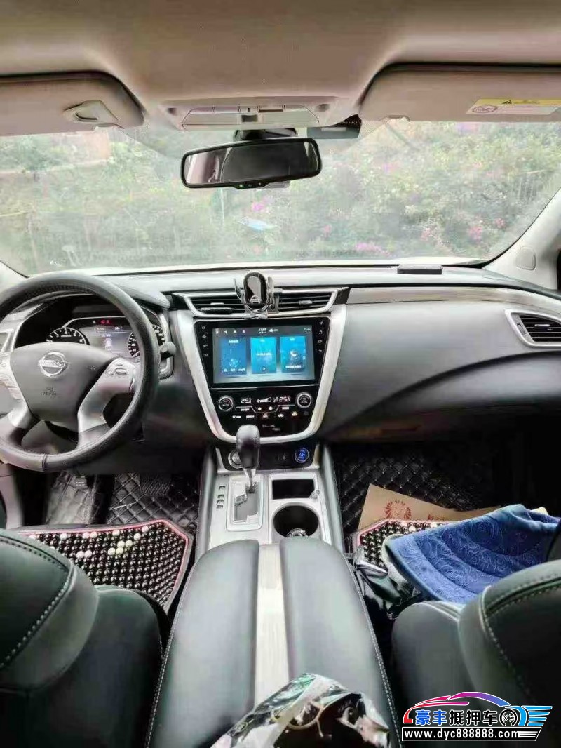 21年日产楼兰轿车抵押车出售