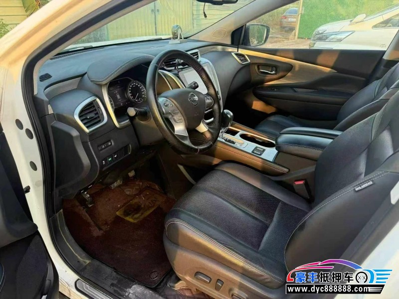 19年日产楼兰轿车抵押车出售