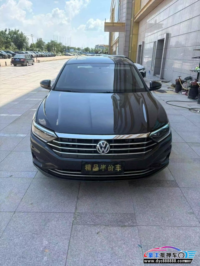 19年大众速腾轿车抵押车出售