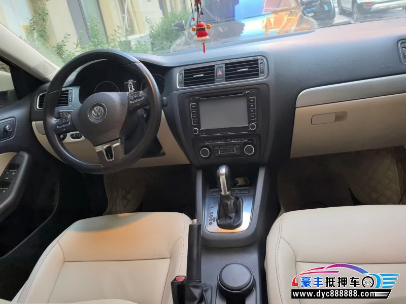 15年大众速腾轿车抵押车出售