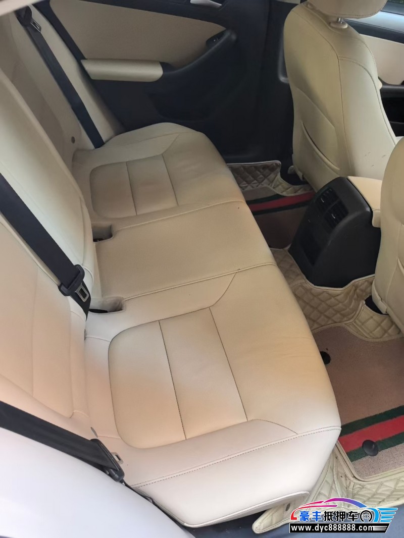 15年大众速腾轿车抵押车出售