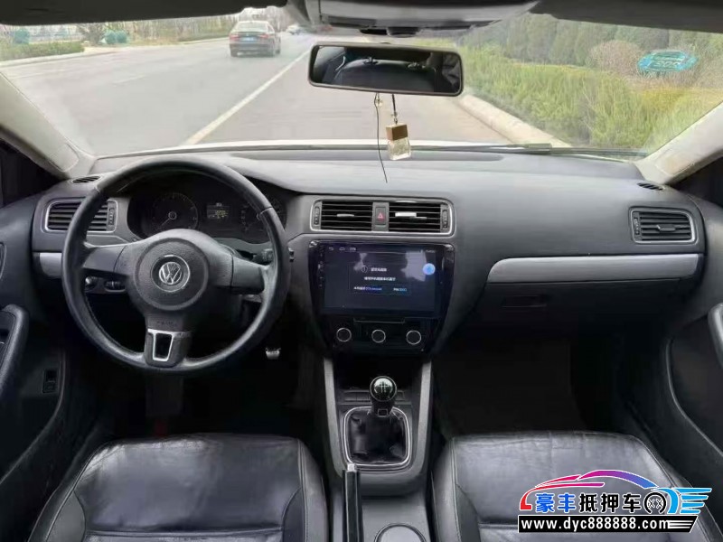 14年大众速腾轿车抵押车出售